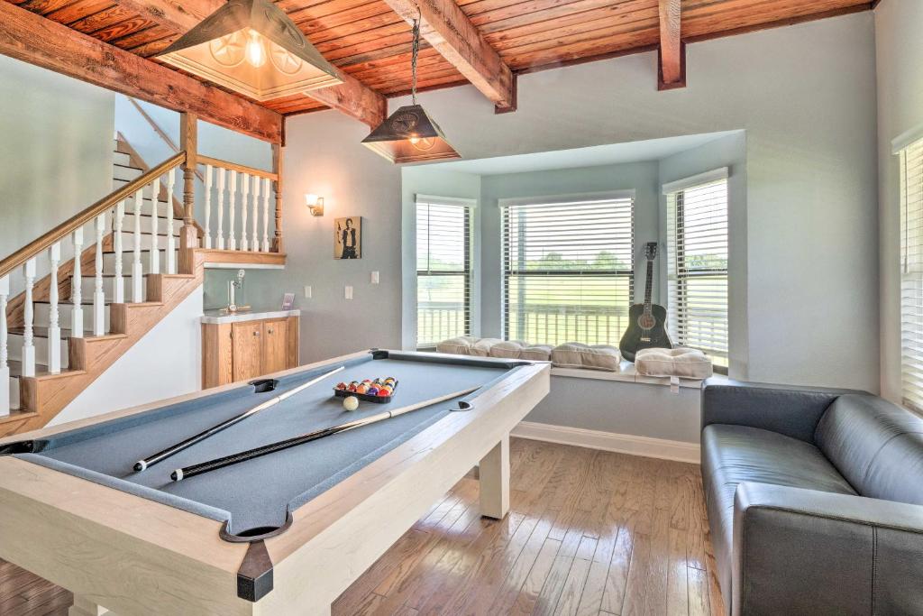 Gingerland Ranch in Del Valle Game Room and Porch, Del Valle