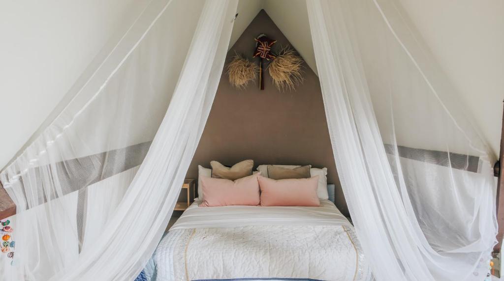 The Loft at 82 Cathedral with Parking, Cardiff