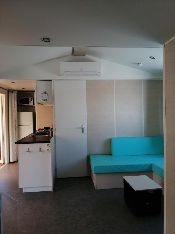 Mobil home 3 chambres climatisé pour 6 personnes à Hyères Les Palmiers, proche des plages - 4