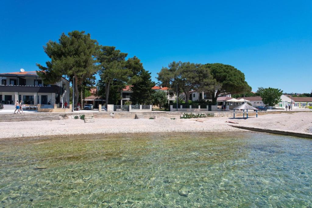 Sea Sound Apartments Rea photo