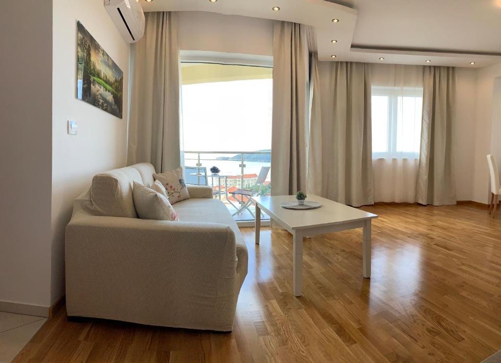 The Magic Sea View Apartments - 3