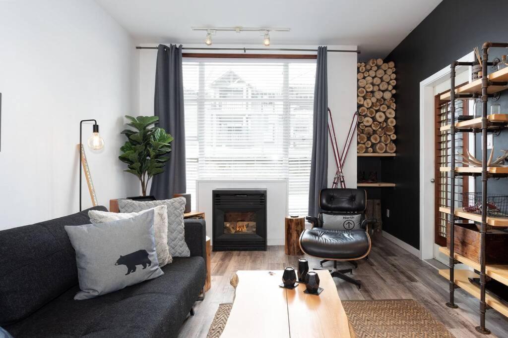 Prime location, Ski in/out Whistler condo — Hotel in Whistler (BC)