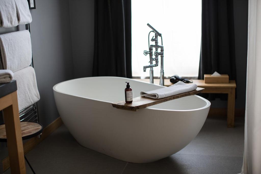 Bathroom, Casa Blanca B&B in Bordeaux