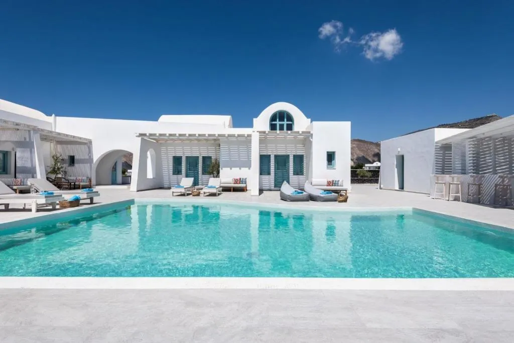 Santa Irina Luxury Sunny Lofts, hotel di Perivolos