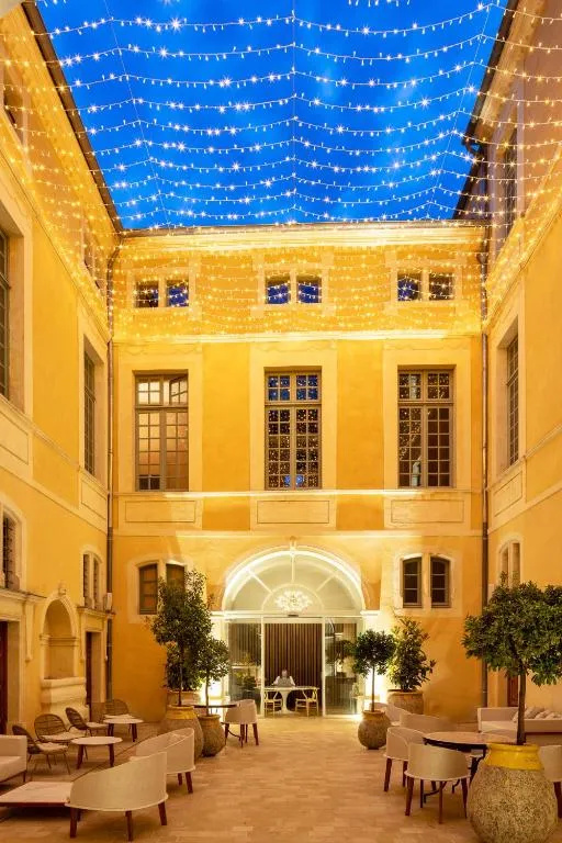 Margaret - Hôtel Chouleur, hotel in Nîmes