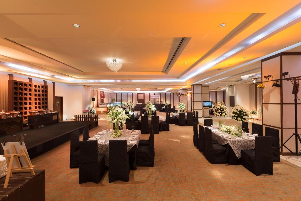 Banquet hall