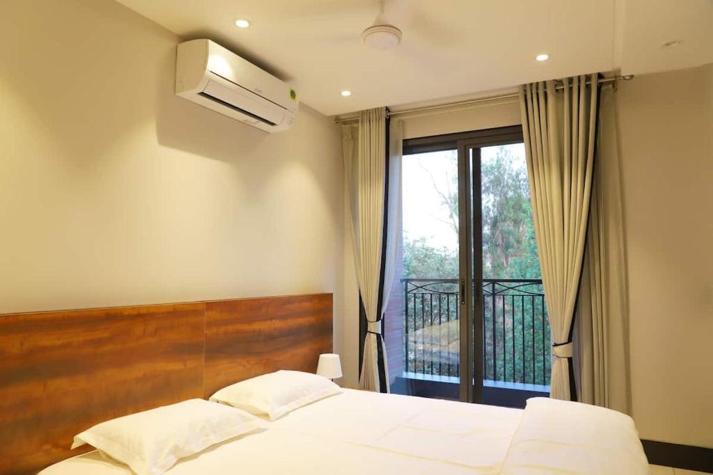 Apt# ONE-FOUR-TWO - with Lift - High Speed Wifi - Smart TV — Hotel in New Delhi and NCR