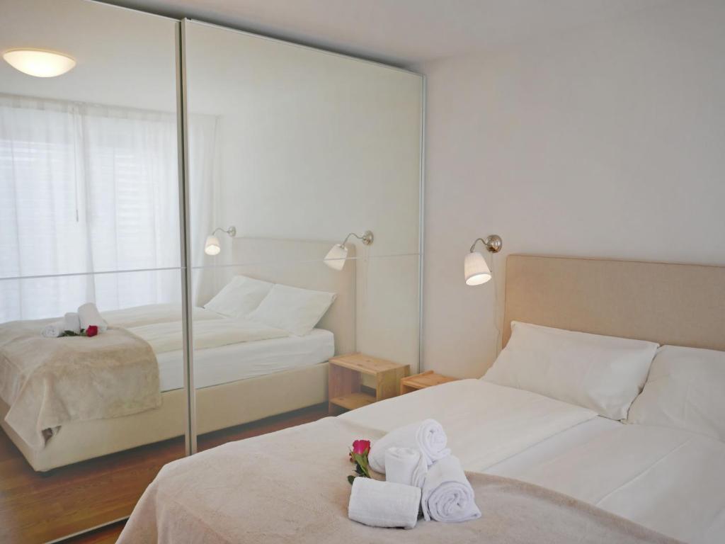 Apartment Chesa San Bastiaun B5 by Interhome - 3