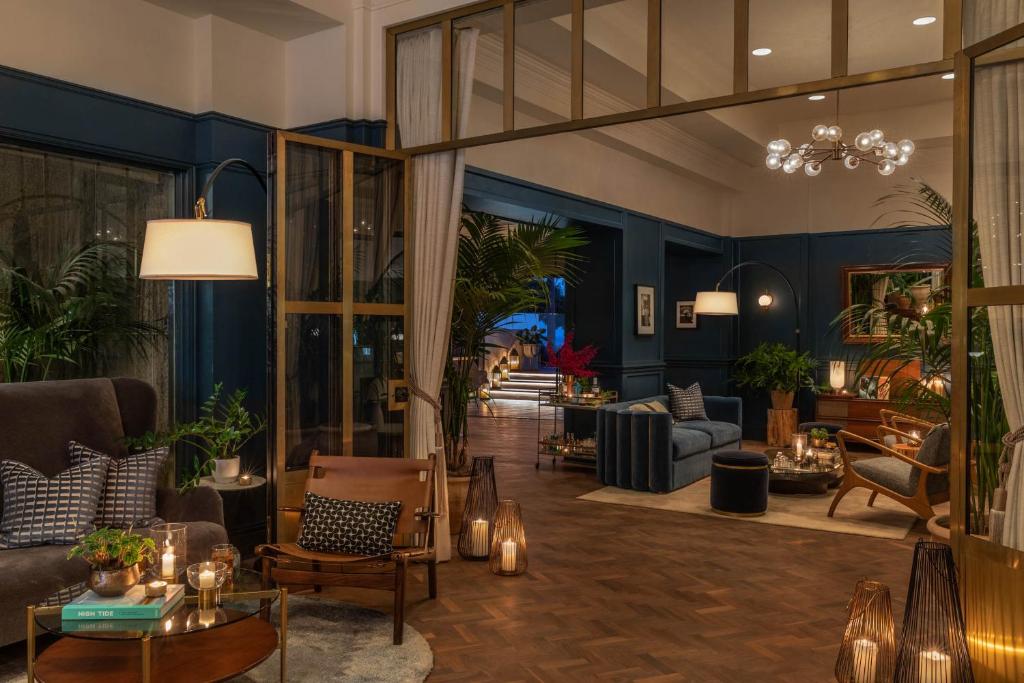 Fairmont Miramar Hotel and Bungalows photo