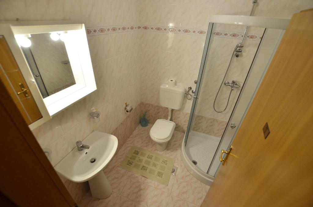 Jela Rooms and Studio photo
