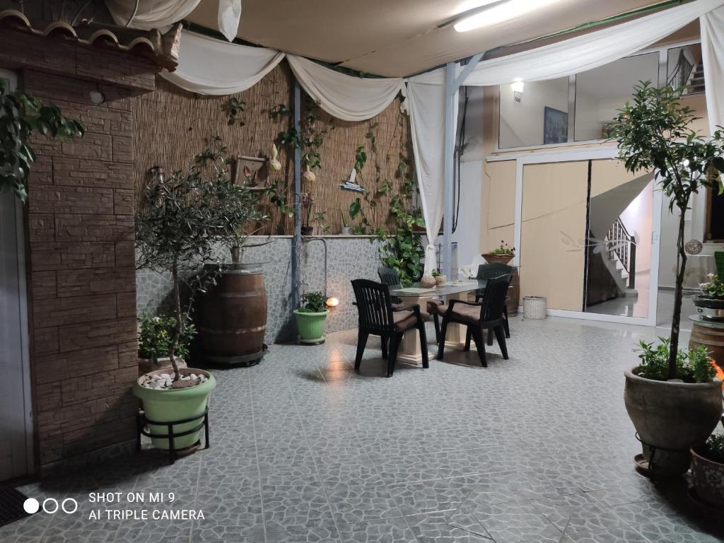 Hotel Trifylia 테라스 뷰