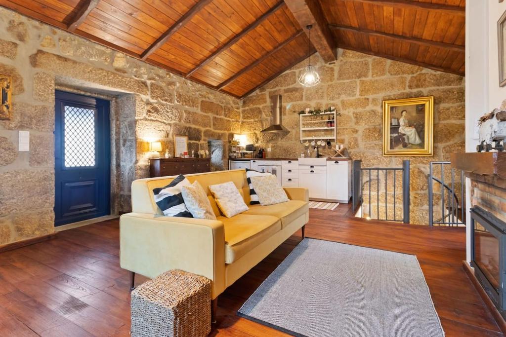 Abrigo do Mezio - Country House — Hotel in Castro Daire