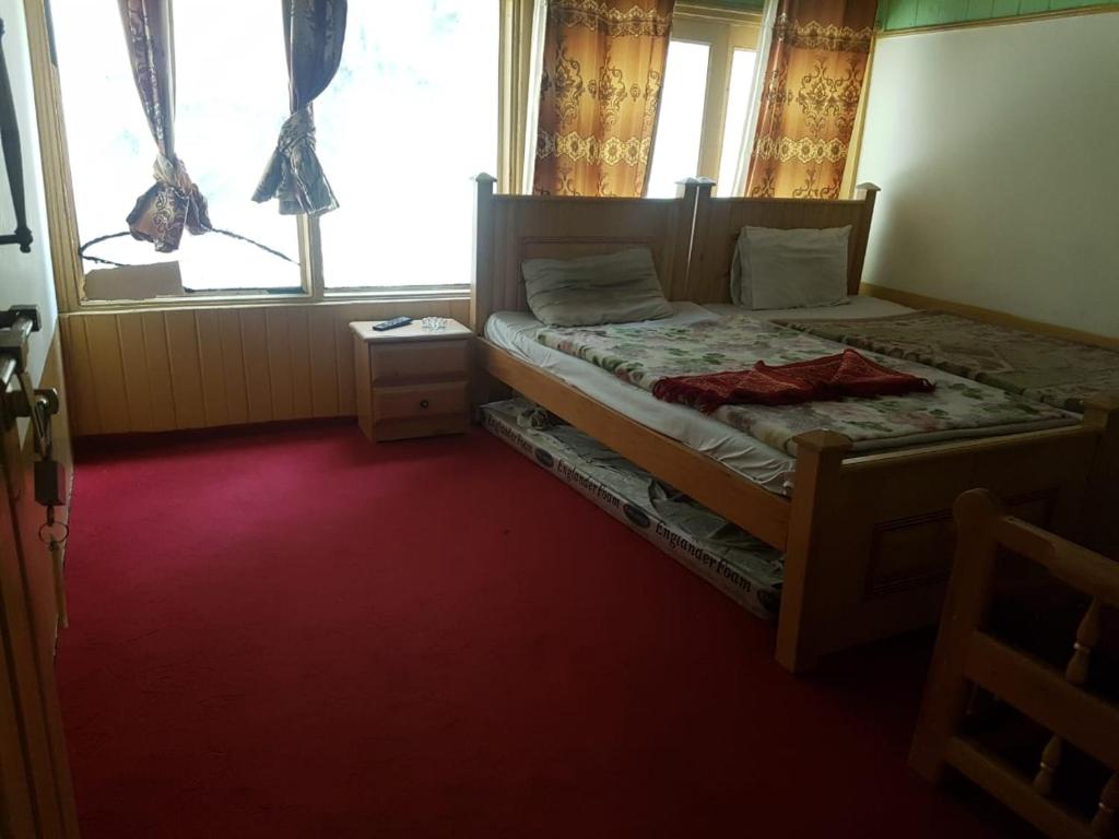 Neelum Star River Sharda — Hotel in Naran