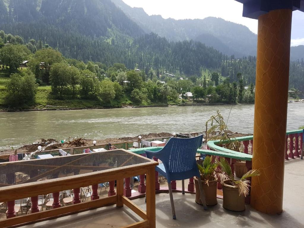 Neelum Star River Sharda photo