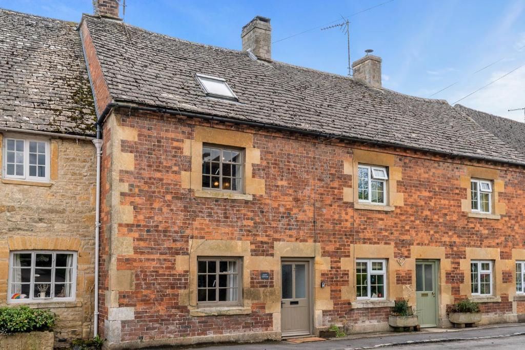 Poppy Cottage, Broadwell