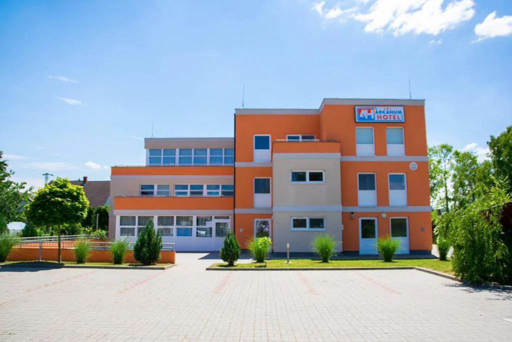 Arkánum Hotel, hotel v destinaci Balatonmáriafürdő