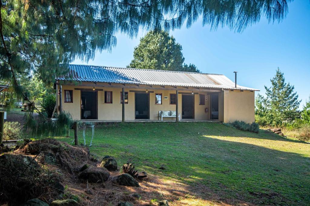 Falling Waters, Nottingham Road