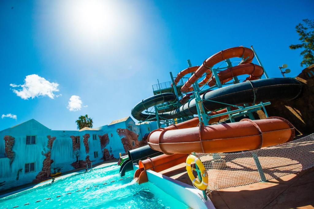 HL Paradise Island — Swimming pool in Playa Blanca, Canary Islands