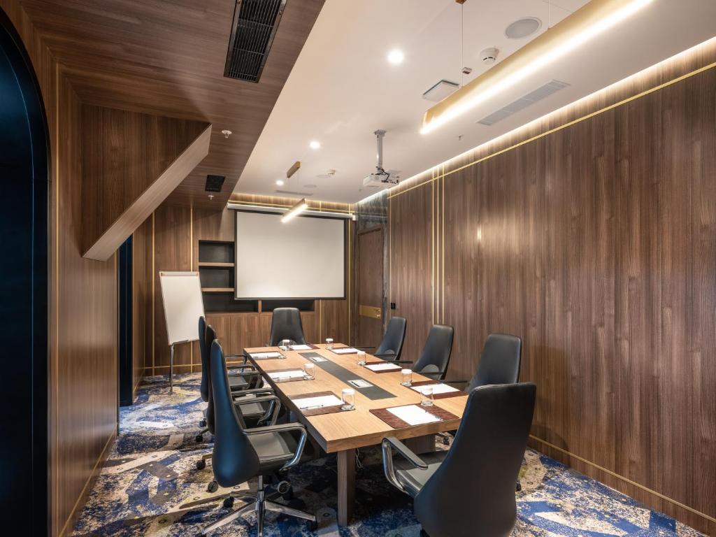 Toplantı odası / Geniş salon