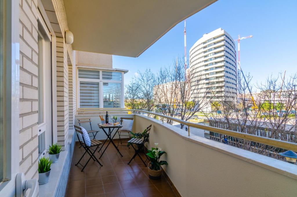 WintowinRentals Teatinos, Metro, Free Parking & Pool. 전경