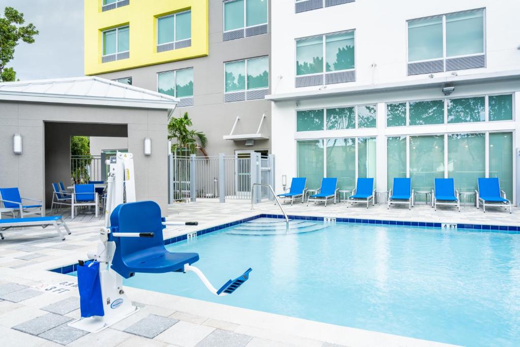Holiday Inn Express Doral Miami photo