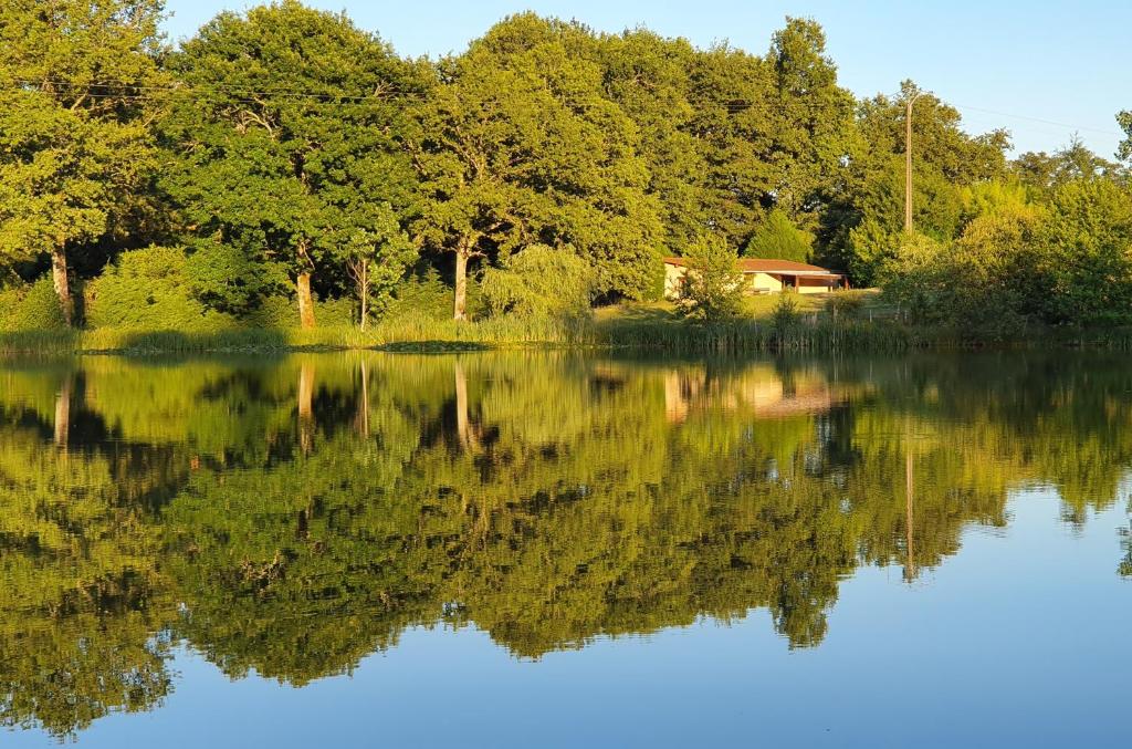 Exclusive countryside retreat with private lake