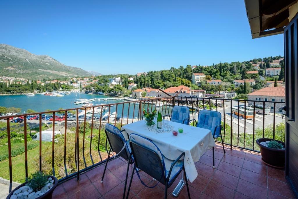 Apartment in Cavtat with sea view, balcony, air conditioning, WiFi (3686-3), Cavtat