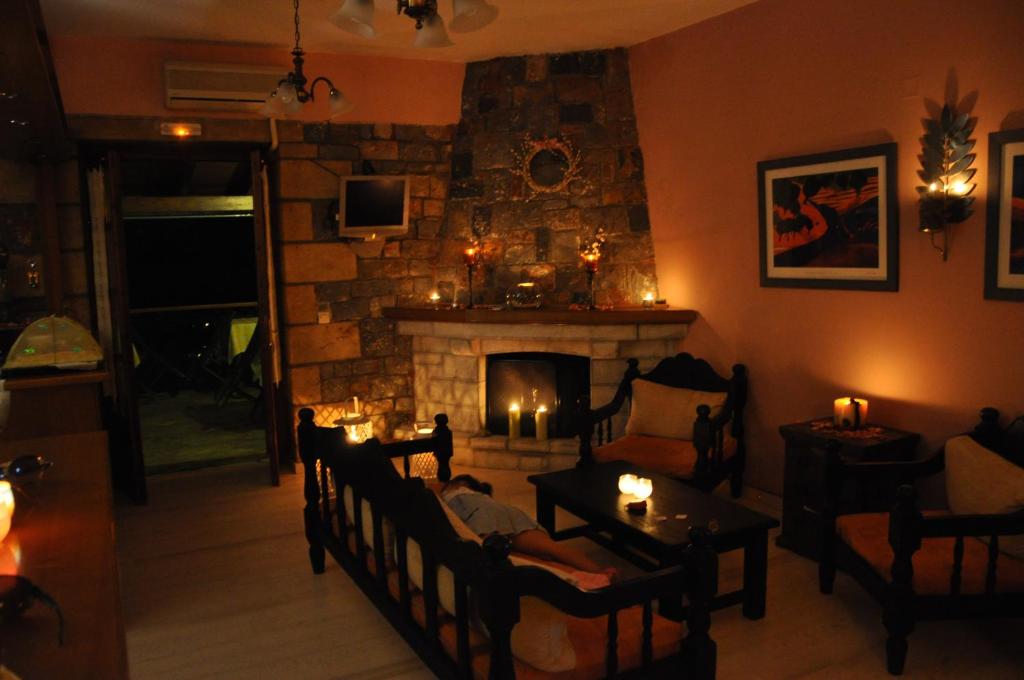 Vardia Hotel photo