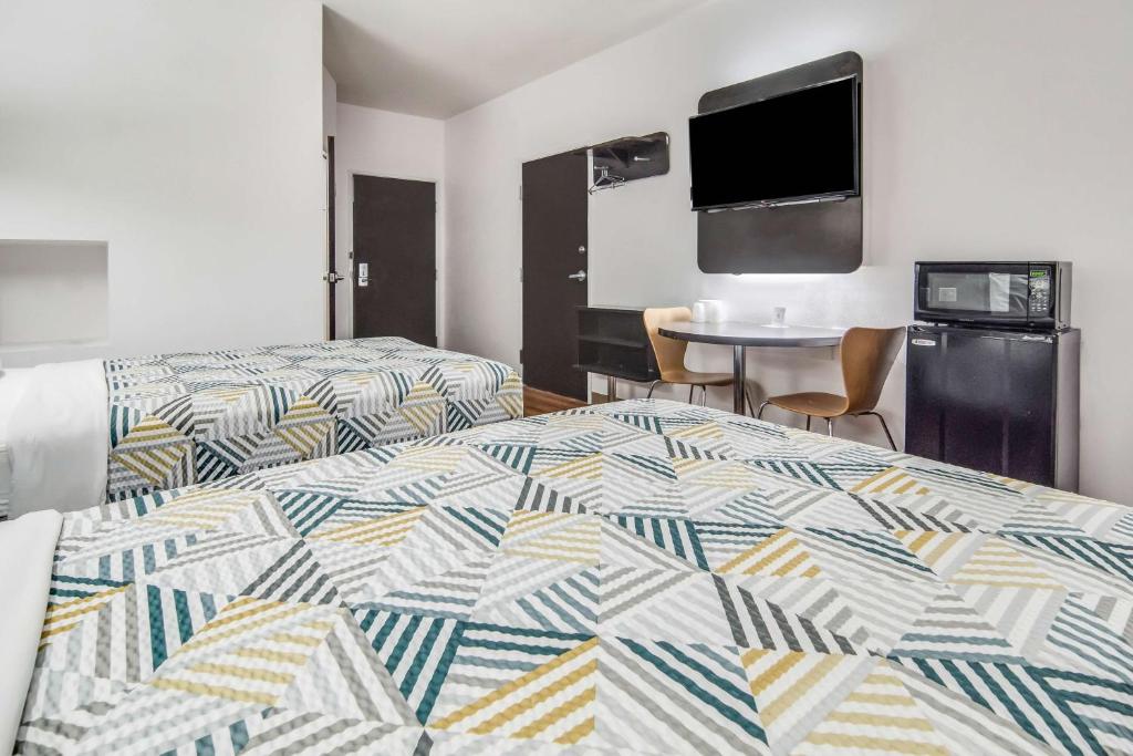 Motel 6-Cleburne, TX photo