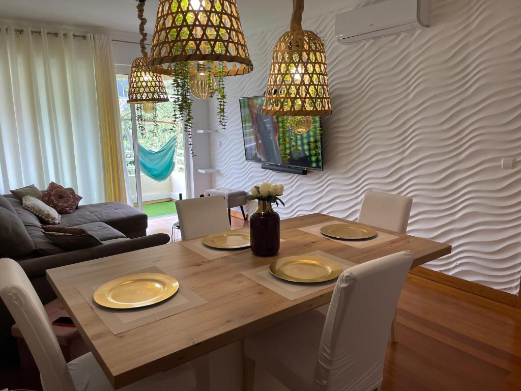 Ajuda Paradise apartment with pool and private parking, Funchal