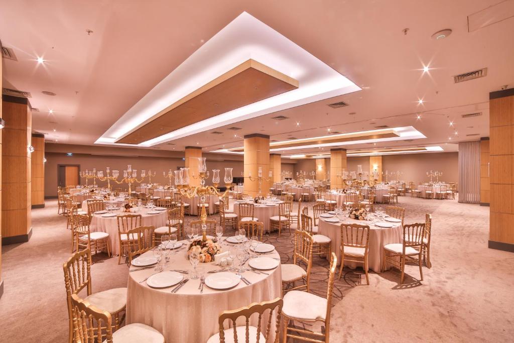 Toplantı odası / Geniş salon