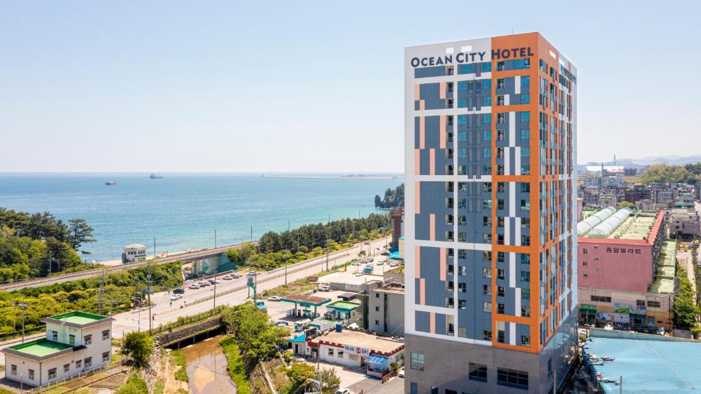 Exterior view, Donghae Oceancity Residence Hotel in Donghae-si