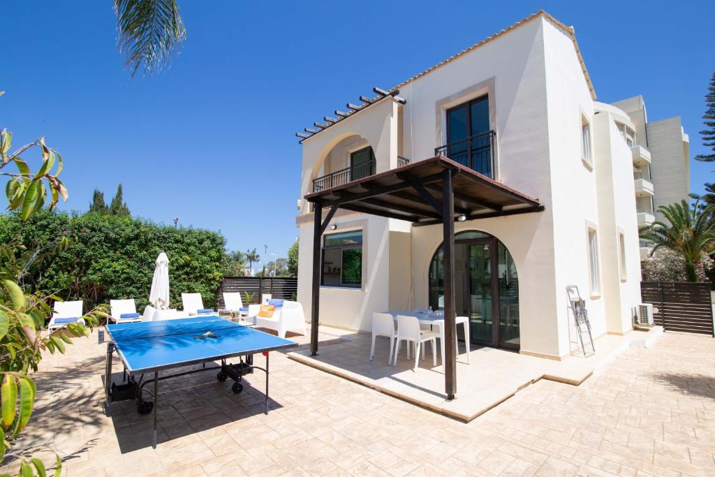 Paralimni Кипр