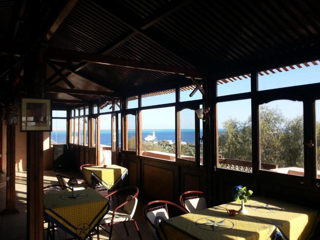 Restaurant, Golden Rose Hotel in Hurghada