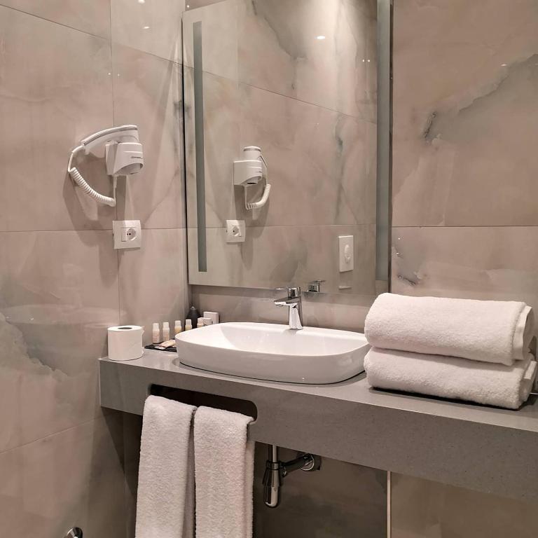 Iliad Hotel photo