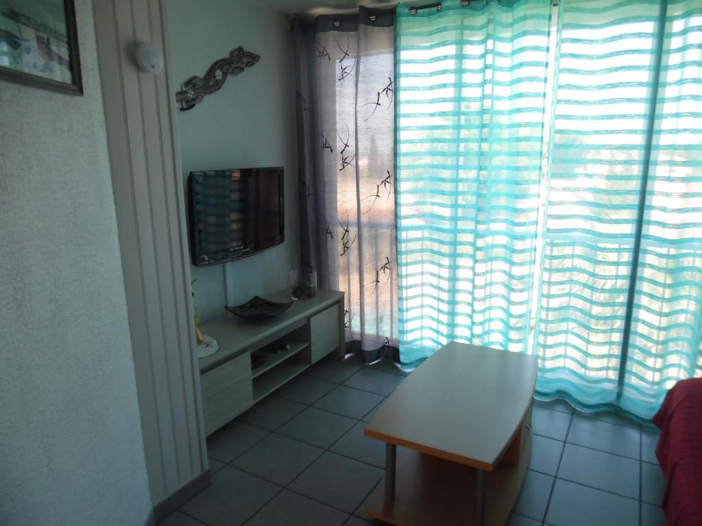 APPARTEMENT AVEC PISCINE - 2