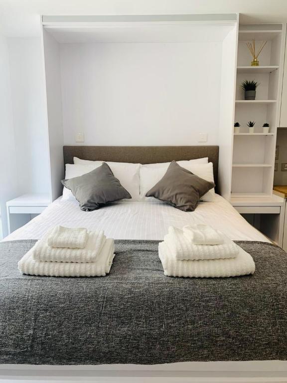 CP Top floor luxury studio — Hotel in Gibraltar