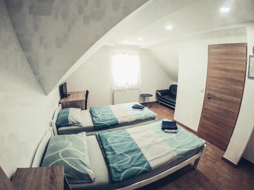 Apartment and rooms Maraton photo