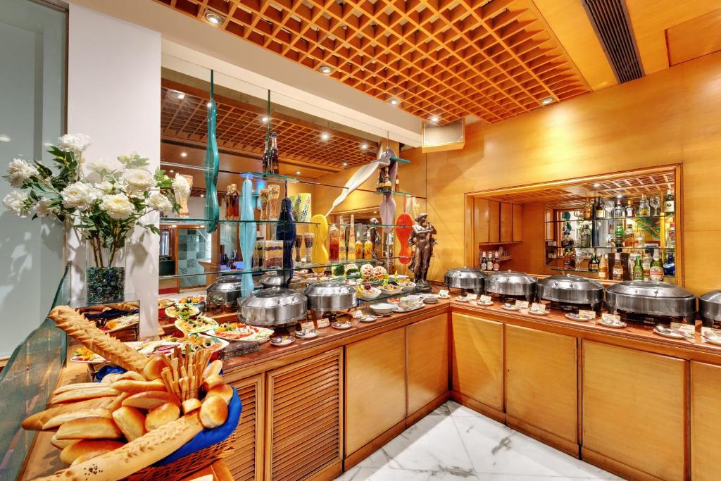 Restaurant, The Ambassador Marine Drive Mumbai in Mumbai