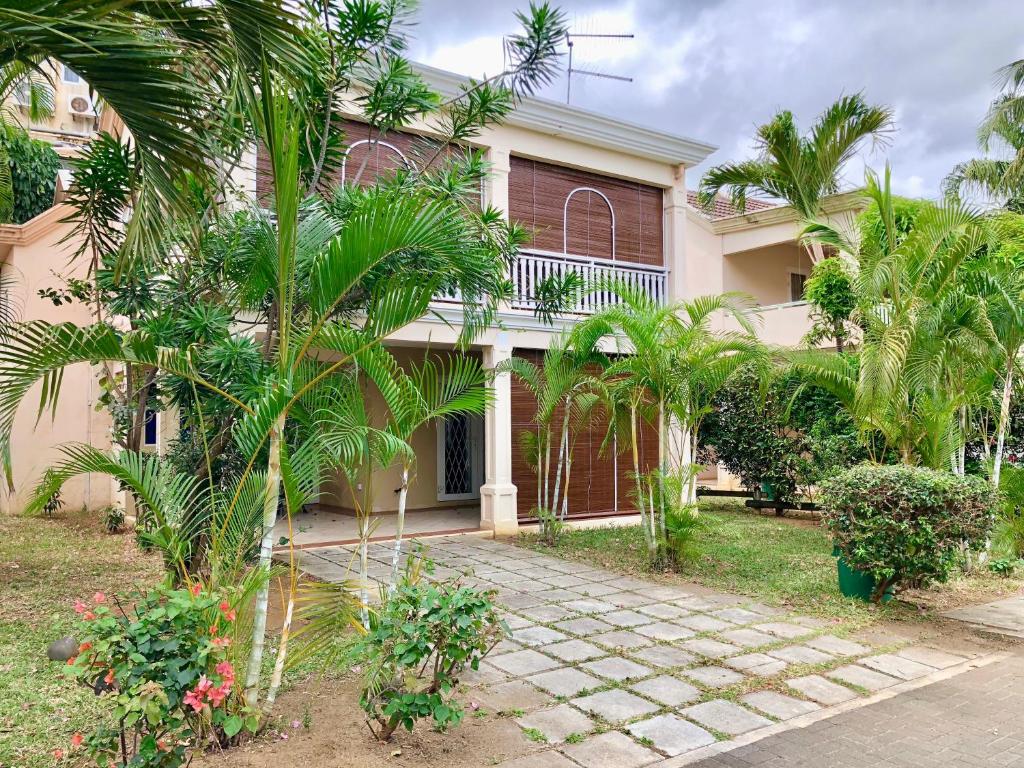 Beachfront Villa in a beautiful and secured complex 전경