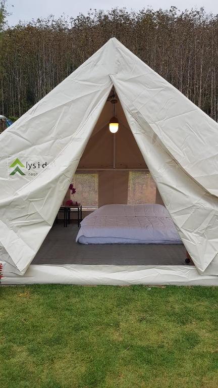 Lys I dalen resort&amp;camping — Hotel in Khao Kho