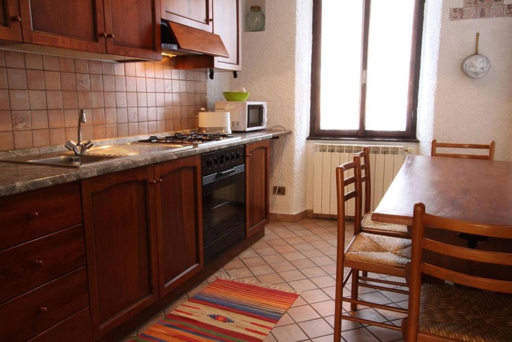 Captivating 4 -Bed Apartment in Bellagio Historic - 2