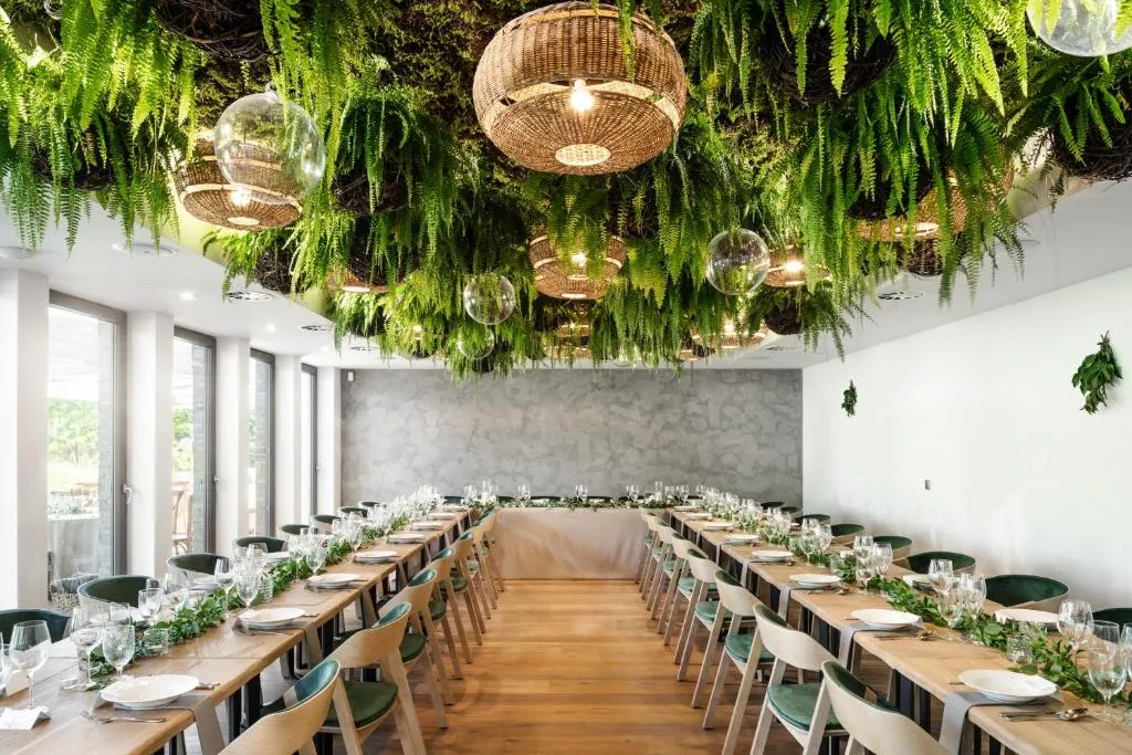 HERBARIUM boutique hotel，位于奥洛穆茨的酒店