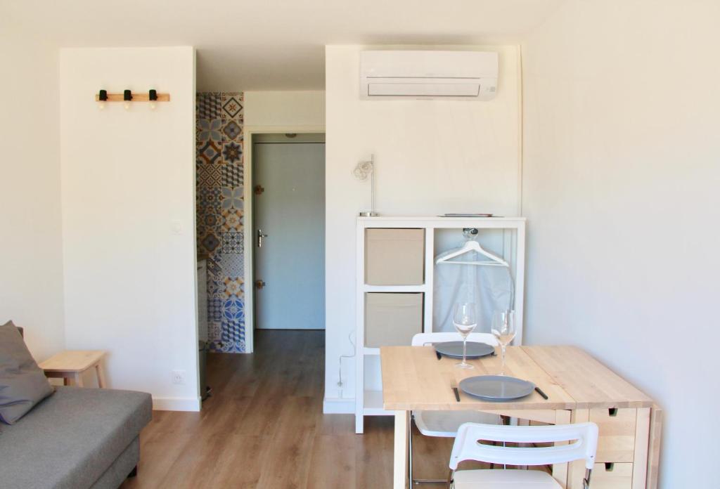 LE SERINITY - Studio 10 min des plages à pieds, wifi, parking, clim - 2