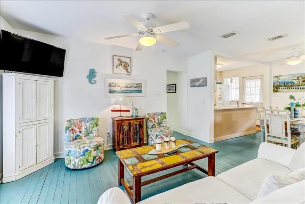 2185 S Fletcher, Fernandina Beach