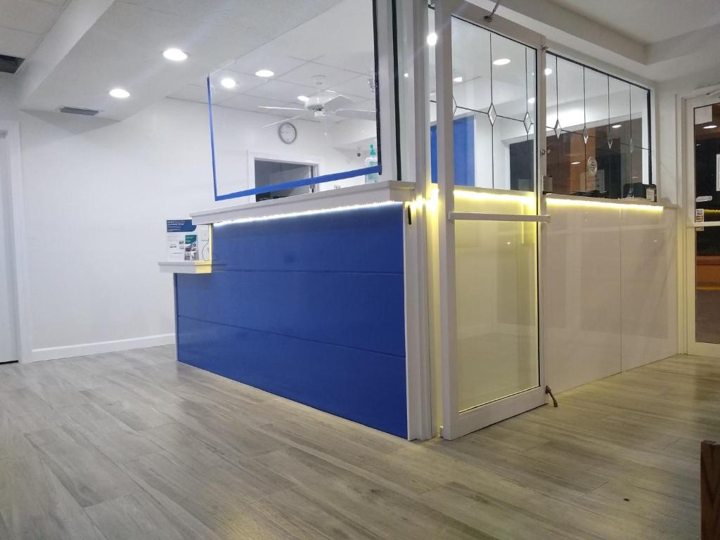 フロント・ロビー