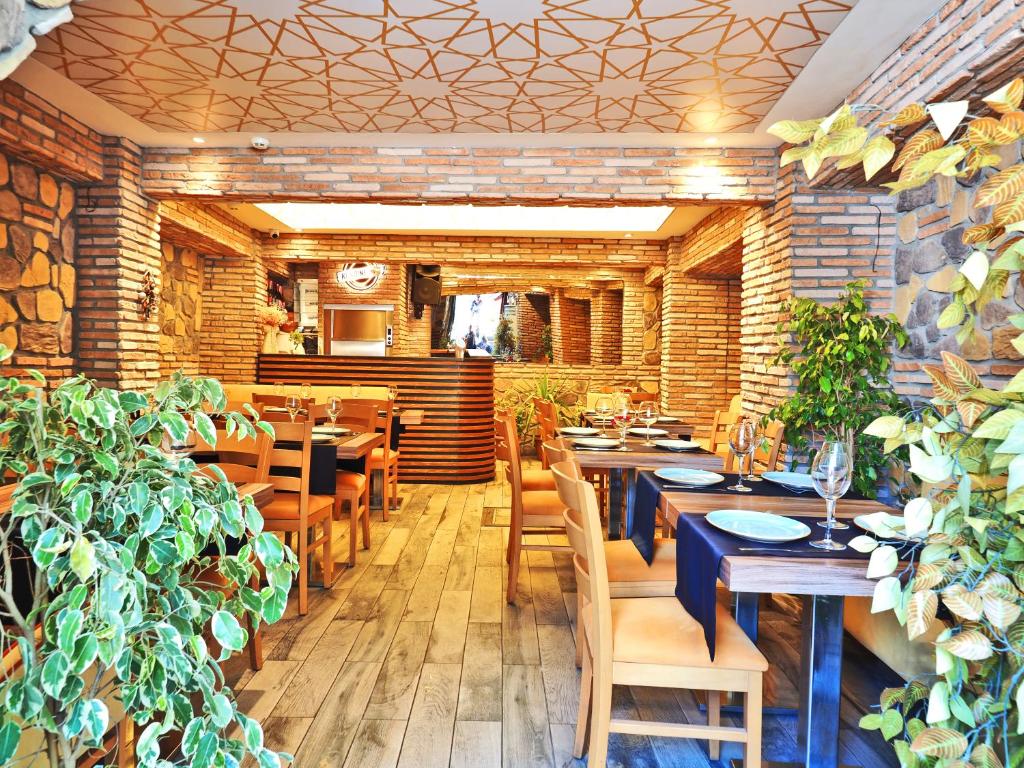 ザ サンライズ ホテル (The Sunrise Hotel) レストラン