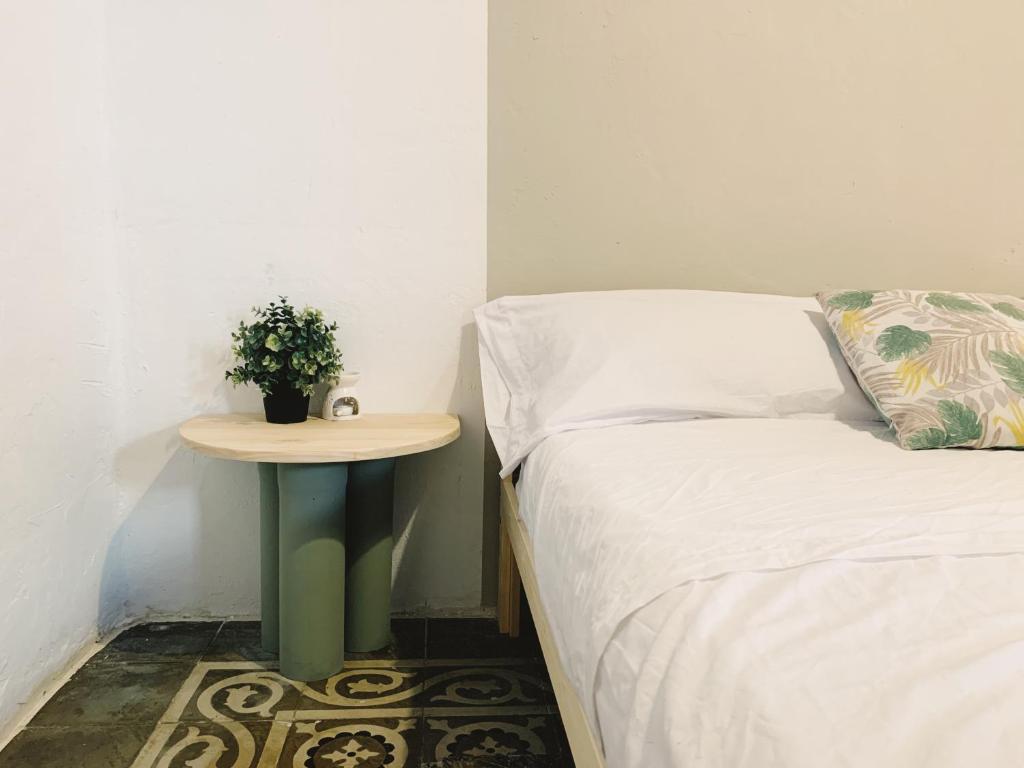 Maria Magdalena - Room 9 - 2