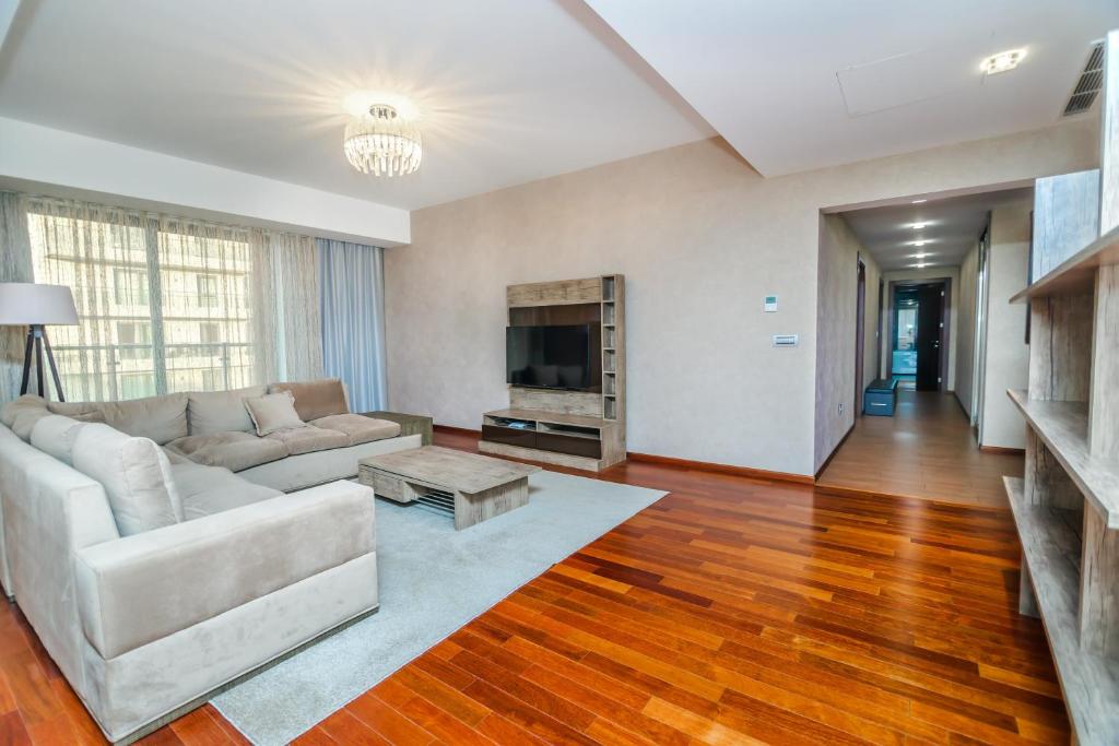 Megafun Residance B1, Baku