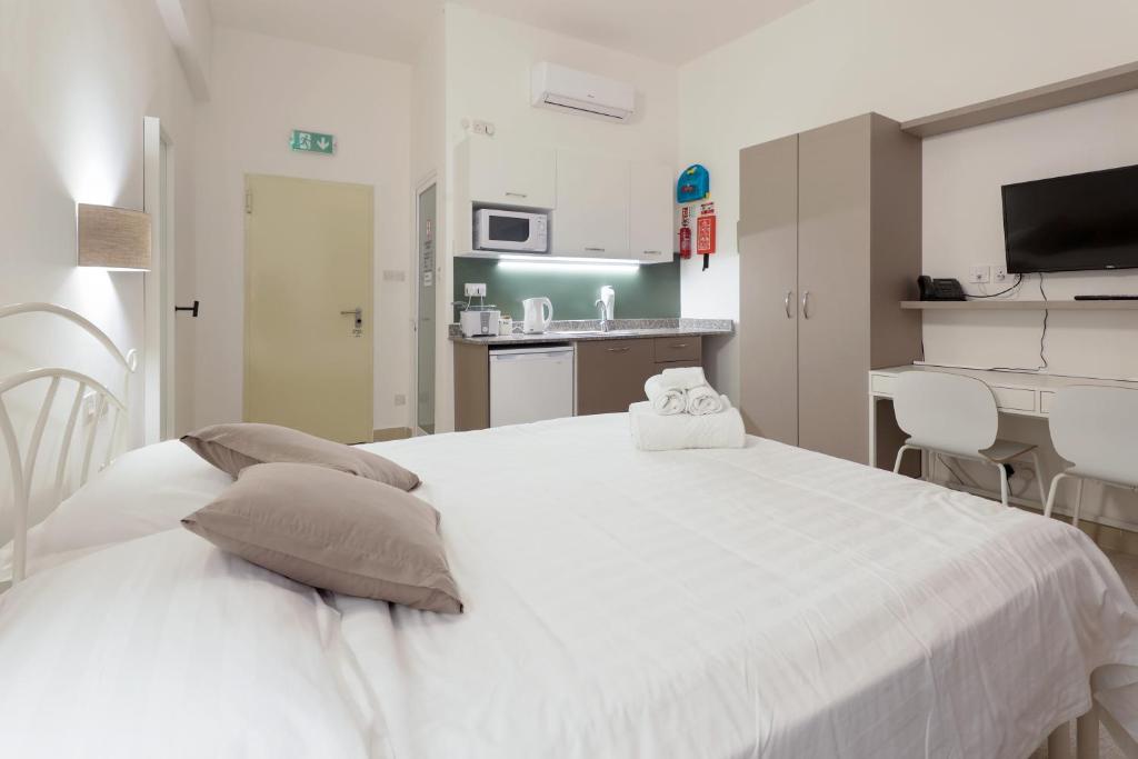 Ta Gianni Guest House photo